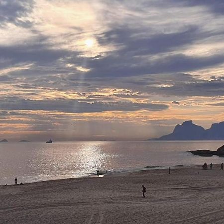 Apto Pe Na Areia Condominio Oceanside Camboinhas Niterói Eksteriør billede